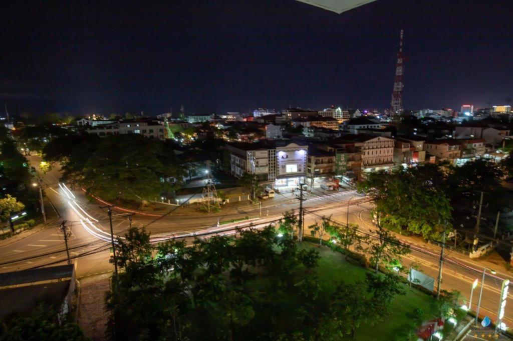 Vientiane Plaza Hotel Bagian luar foto