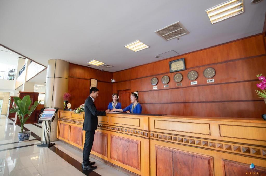 Vientiane Plaza Hotel Bagian luar foto