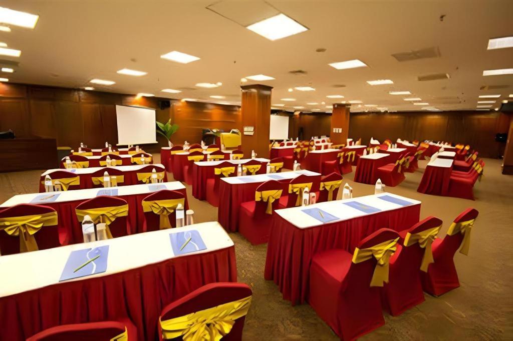 Vientiane Plaza Hotel Bagian luar foto